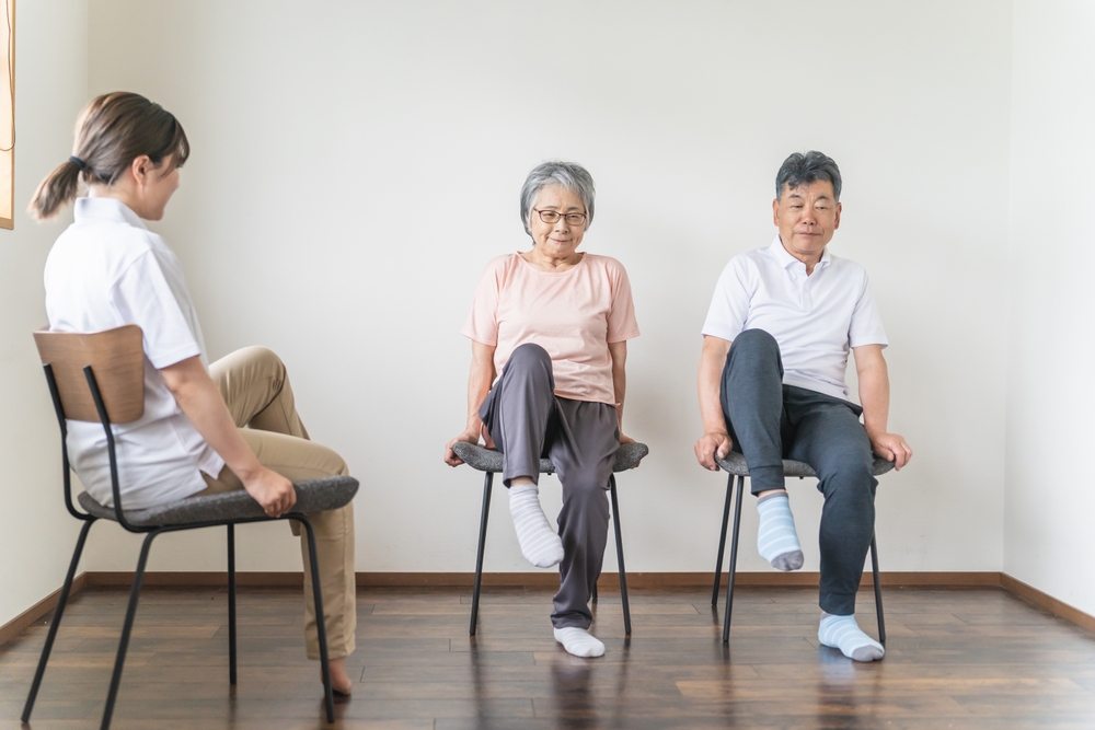Exercices sur chaise pour seniors : rester en forme en douceur 
